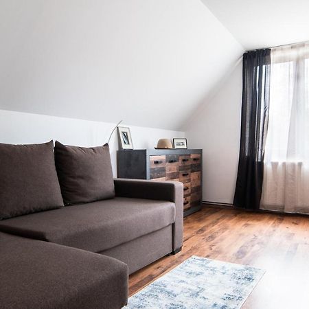 Imado Vendeghaz Apartment Cernat Exterior photo