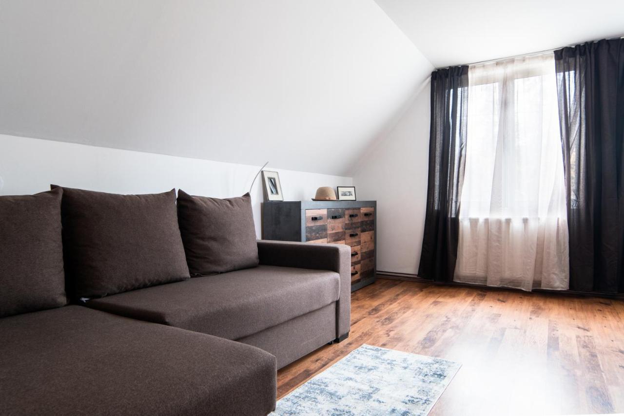 Imado Vendeghaz Apartment Cernat Exterior photo